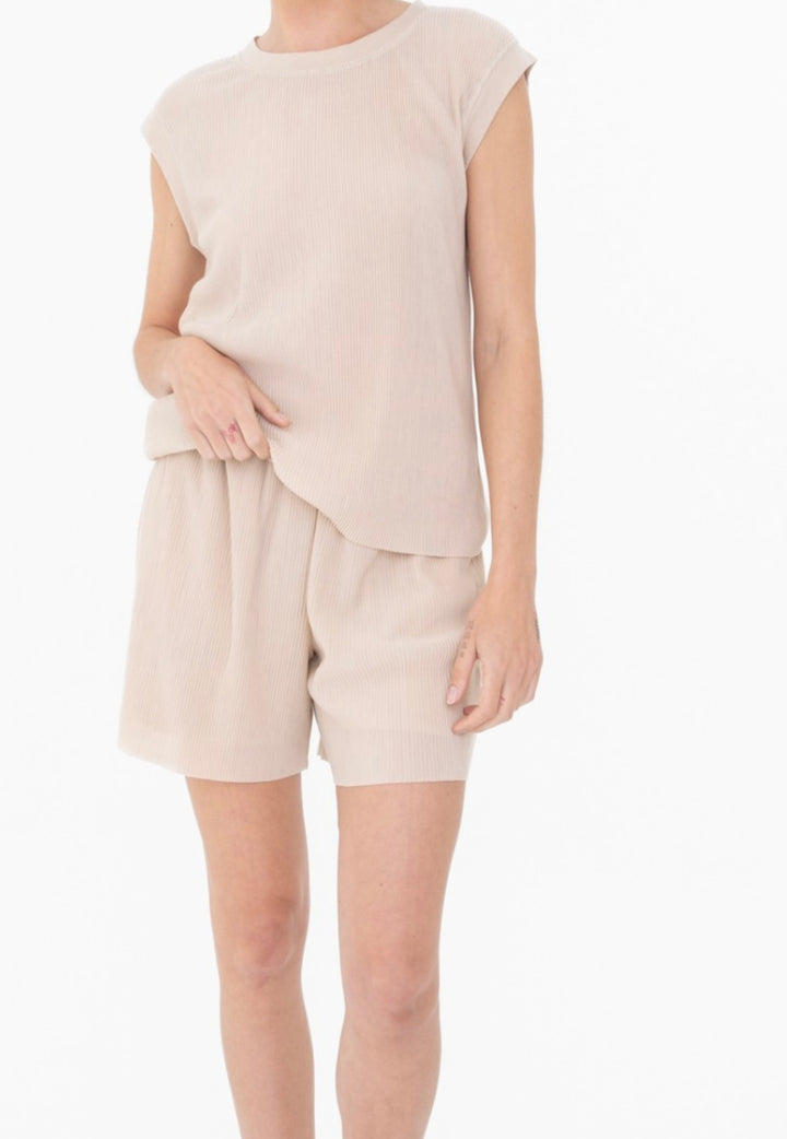 Micro Pleated Oversized Shorts Natural