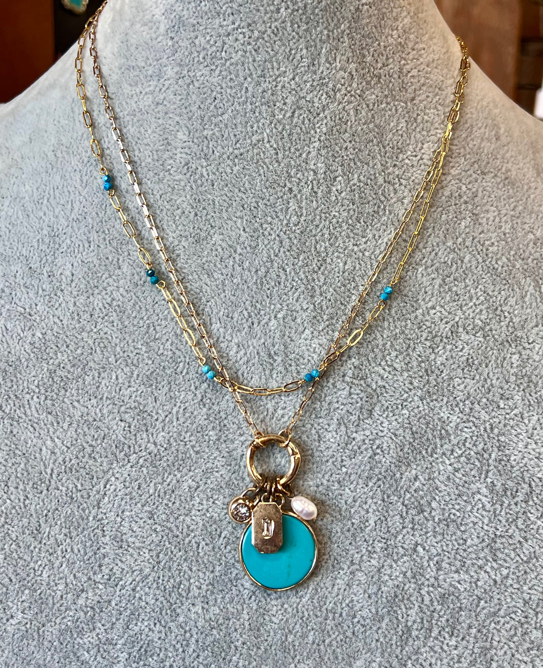 Turquoise Round Stone with Pearl and Crystal Necklace