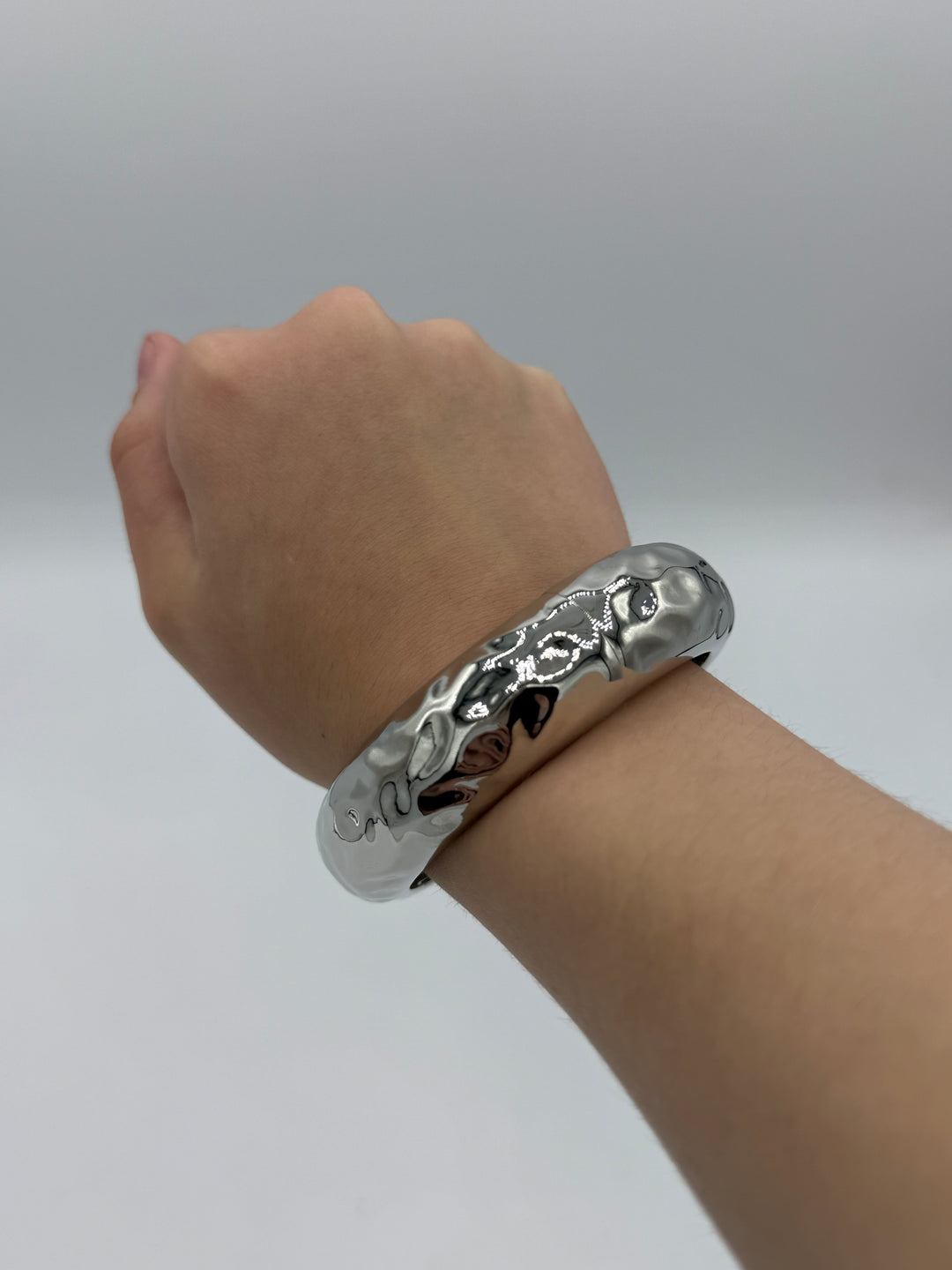 Silver Hinged Hammered Bangle