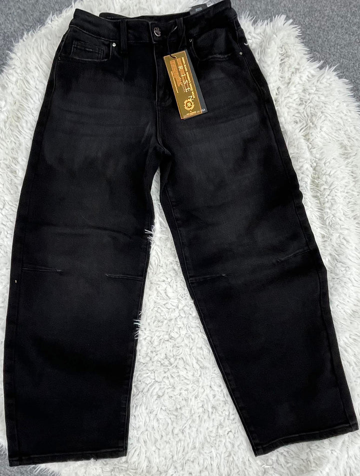 Risen Barrel Mid Rise Crop Jean in Black