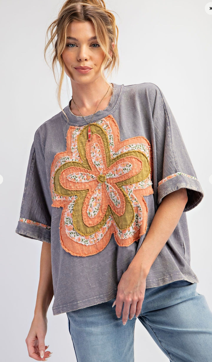 Short Sleeve Flower Patch Top in Grey