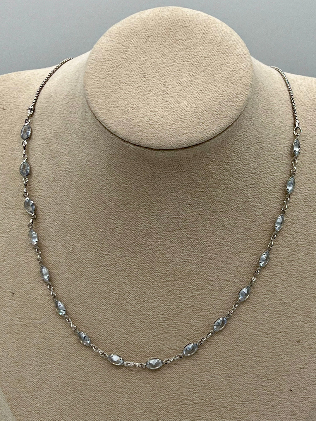 Bezel Oval Crystals Necklace Silver