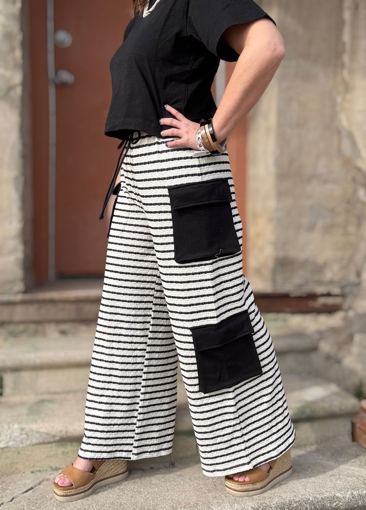 Cargo Pocket Wide Leg Pants