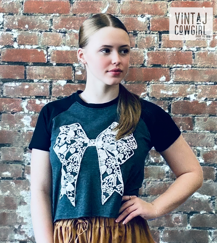 Puff Lace Ribbon Graphic Crop Tee