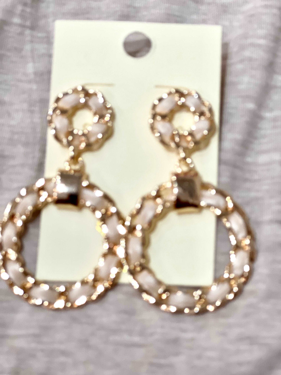 Dangle Earrings in Faux Gold and Cream