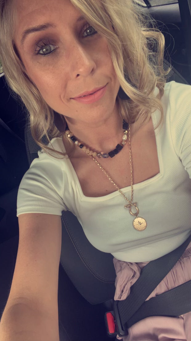 Elegant Gold Necklace w/Bead Choker