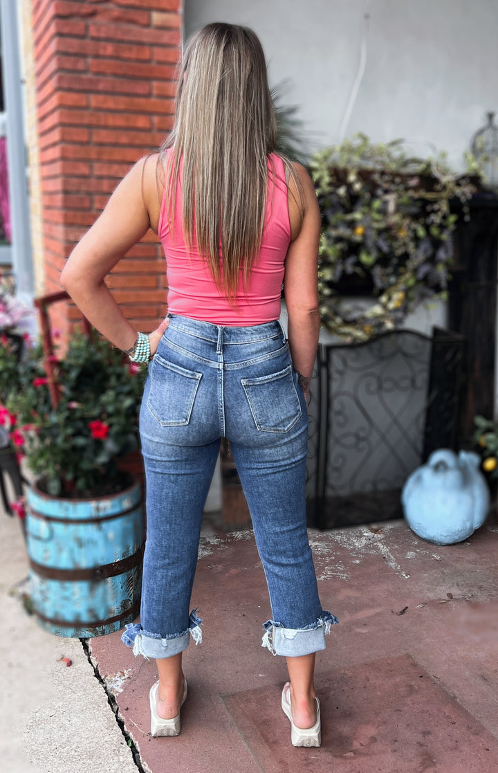 Sarah Straight Jeans w/Distruction