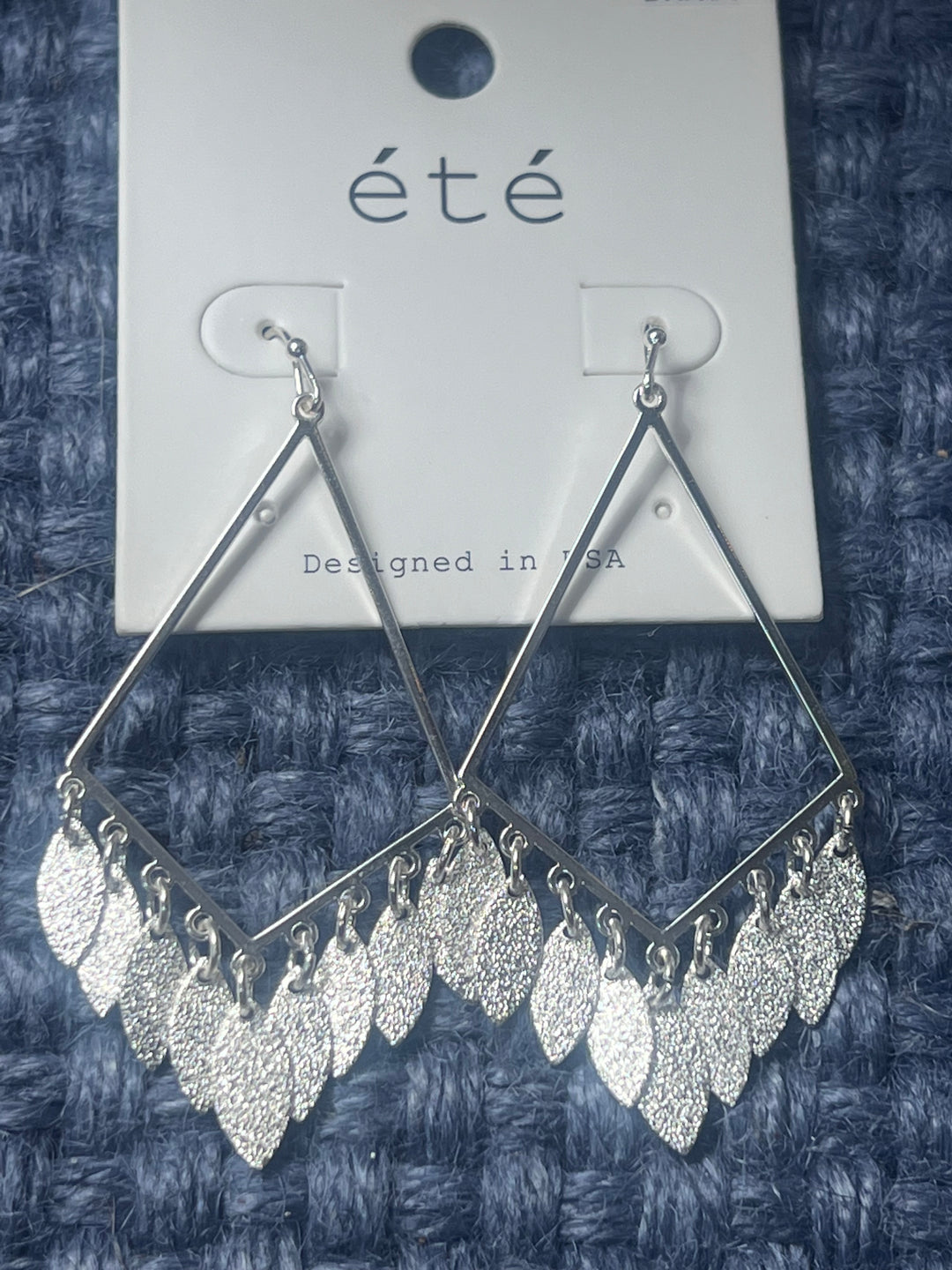 Diamond Shaped w/Leaf Charms Earrings Silver